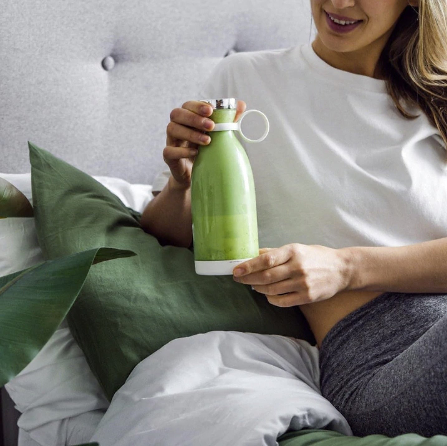 Portable Smoothie Blender Bottle